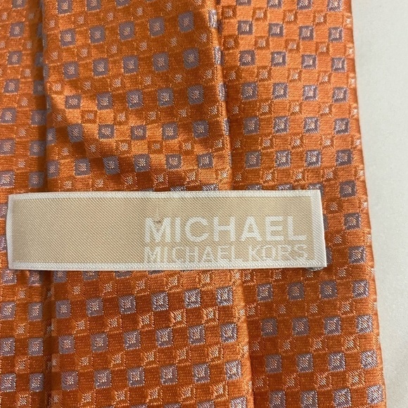 Michael Kors classic corpcore orange/grey geometric silk necktie - Picture 2 of 3
